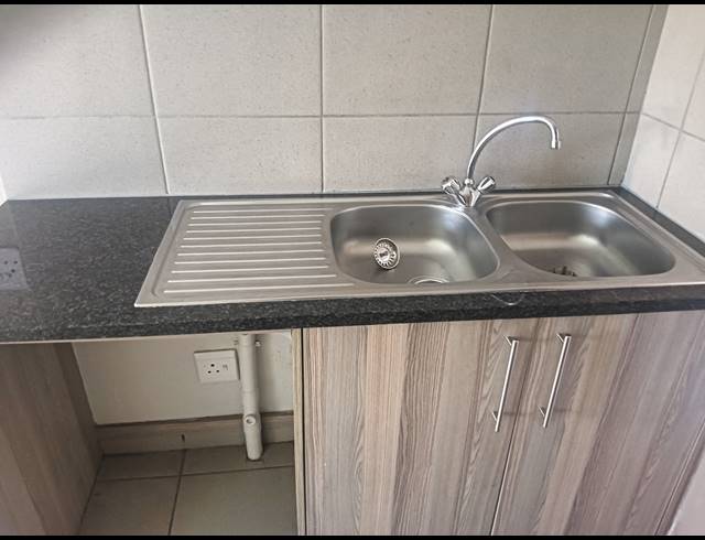 2 BEDROOM SECTIONAL TITLE FOR SALE IN RAVENSWOOD